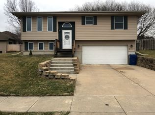 860 Saint Johns Ct, Crete, NE 68333