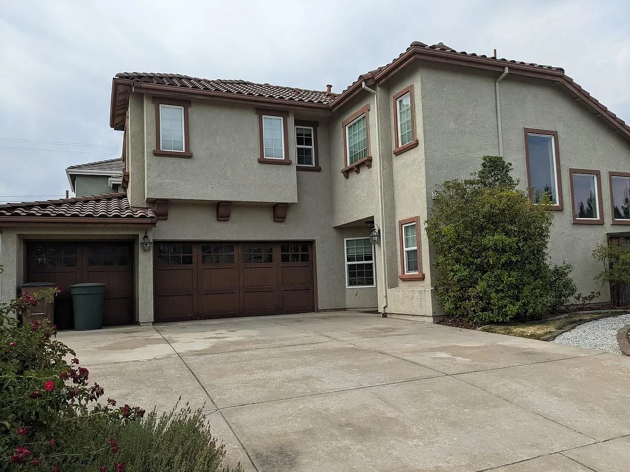 701 Mayten Ct photo 1