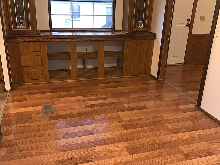 316 Woodmarsh Ln — Photo 2