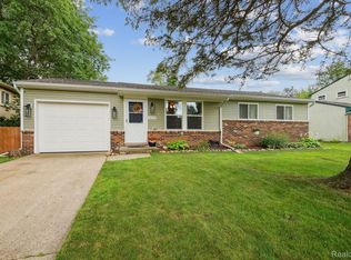 9170 Panama Ave, Ypsilanti, MI 48198
