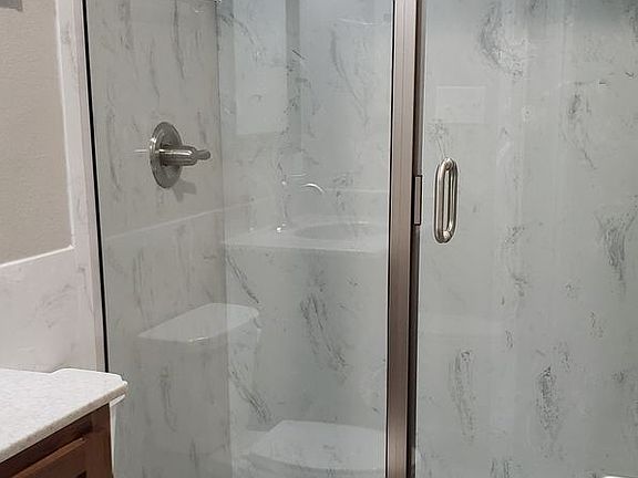 5th image of 100 W Oakdale St APT 201