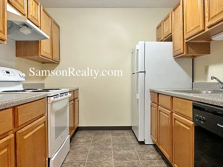 282 Roger Williams Ave #26 — Photo 3
