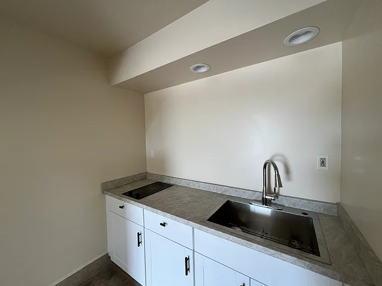 Farmington Flats — Photo 18