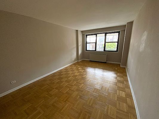 1st image of 305 E 86th St #6LE