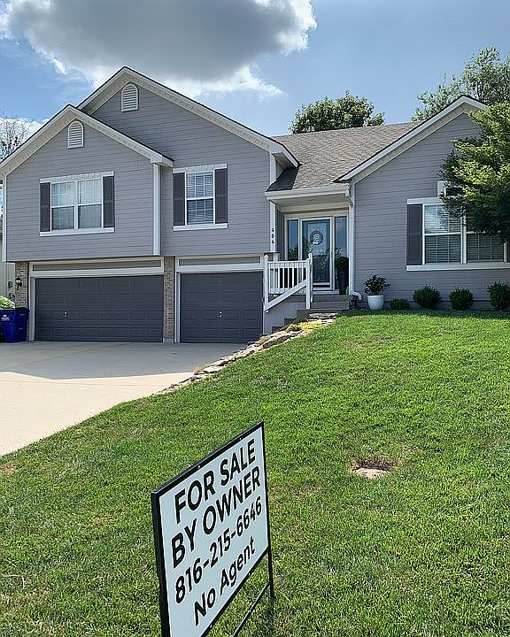 1st image of 404 NE Topaz Dr