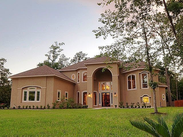  An amazing home featuring low taxes on 1 Acre lot!