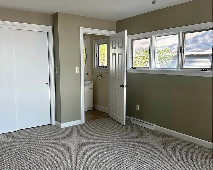 1/2 bath in master bedroom