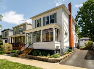 9 Hawthorne St, Dartmouth, NS B2Y 2Y4