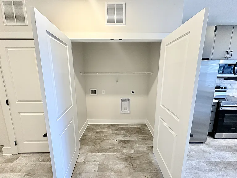 District at Riverside Apartments — Photo 80