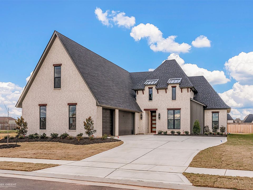 1st image of 610 Danube Cir