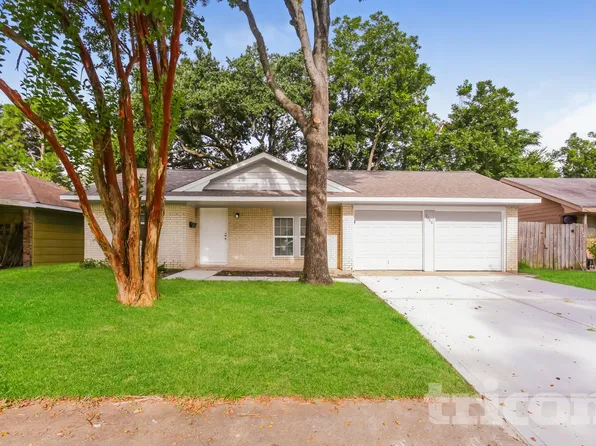 2706 Dewberry Ln, Pasadena, TX 77502