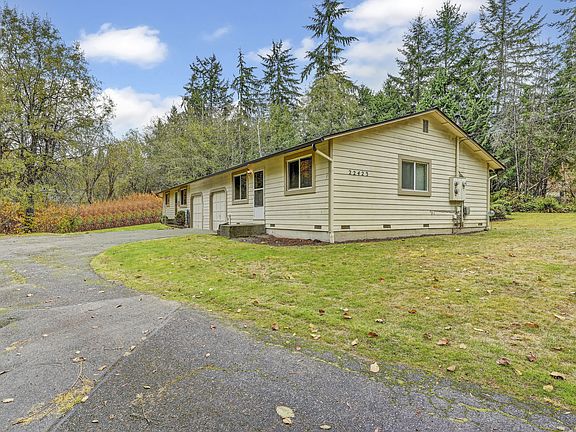 Private Duplex on a ACRE!