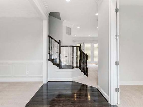 4th image of 20601 Exchange St