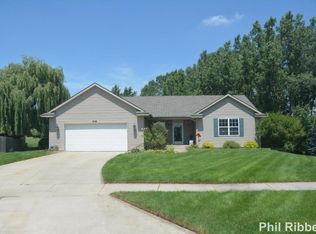 319 Voyager Ct, Wayland, MI 49348