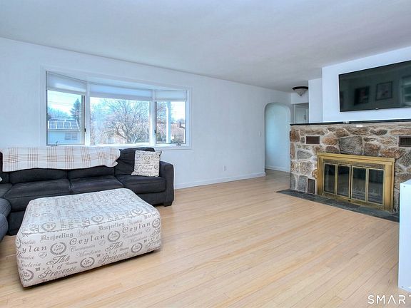 2nd image of 40 Acton Road