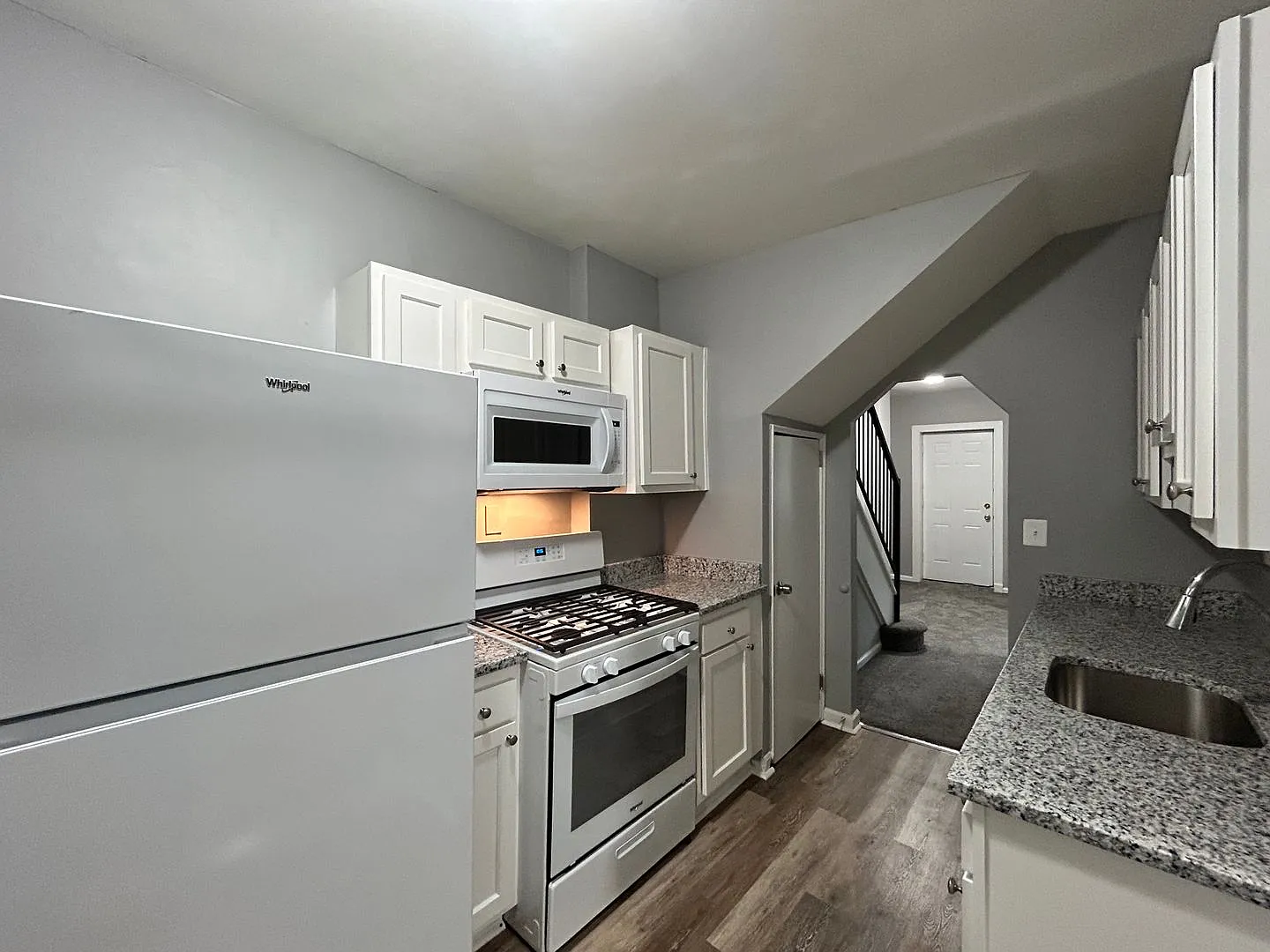 Baltimore - 3 Bedrooms, 1 Bathrooms Available! — Photo 3