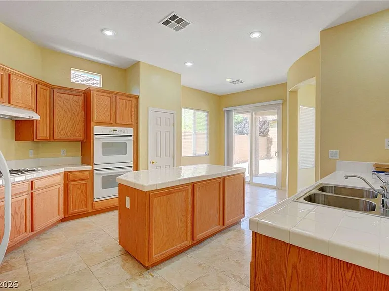 10214 Elk Valley St — Photo 11