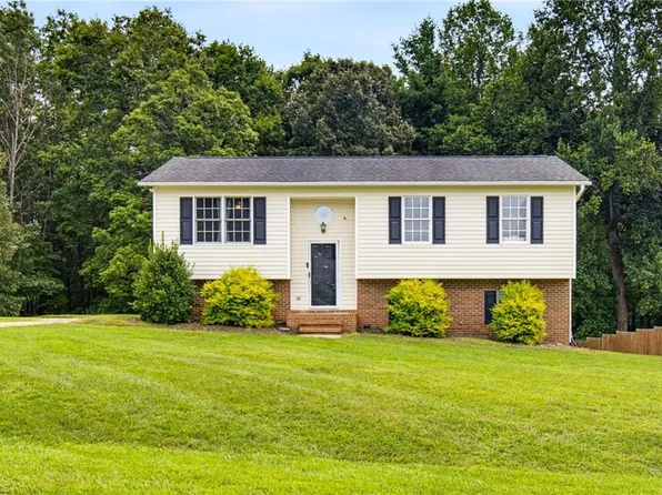 194 Woodbridge Dr, Mount Airy, NC 27030