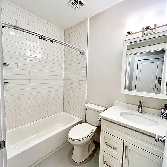 186 Havre St #8 — Photo 16
