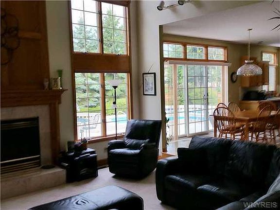 4th image of 5564 Woodbine Ct