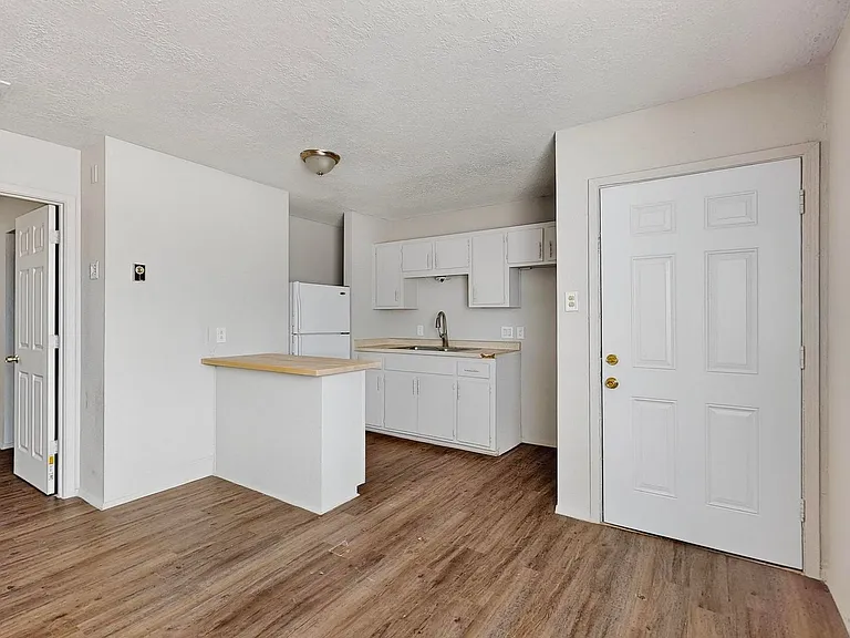 5817 Central Avenue NW — Photo 11