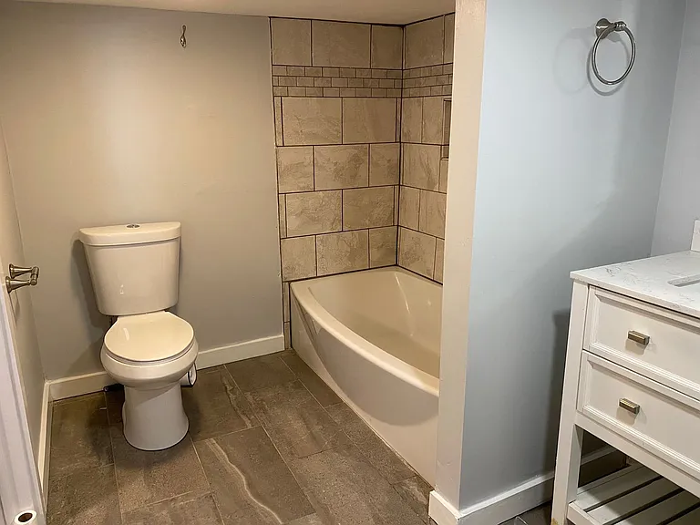 1002 N Aurora St — Photo 23