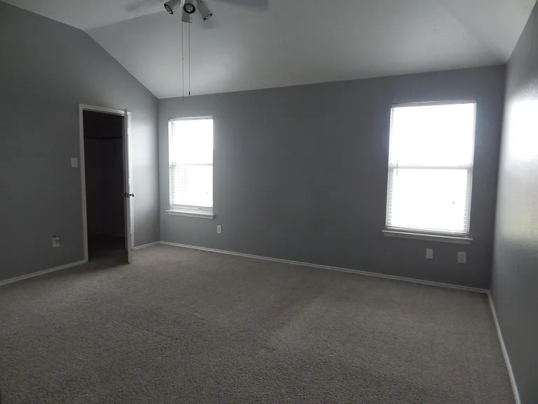 2704 Pyramid Ln — Photo 12