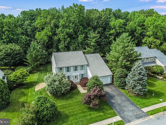 2nd image of 7 Rose Hill Dr
