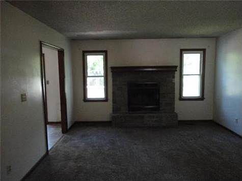 2nd image of 909 NW 41st St