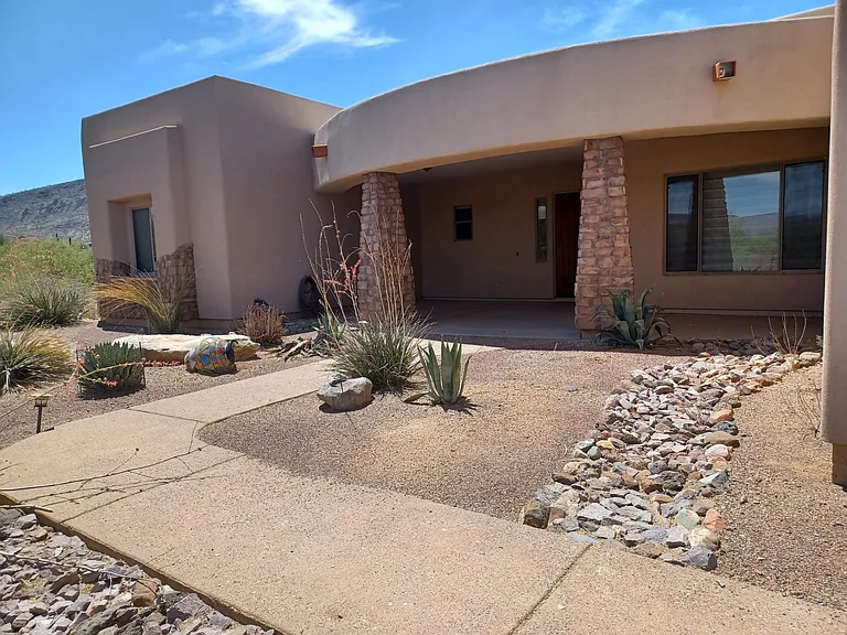 1217 E Hohokam Ln — Photo 1