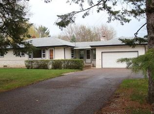 1150 Pineview Ln N, Plymouth, MN 55441