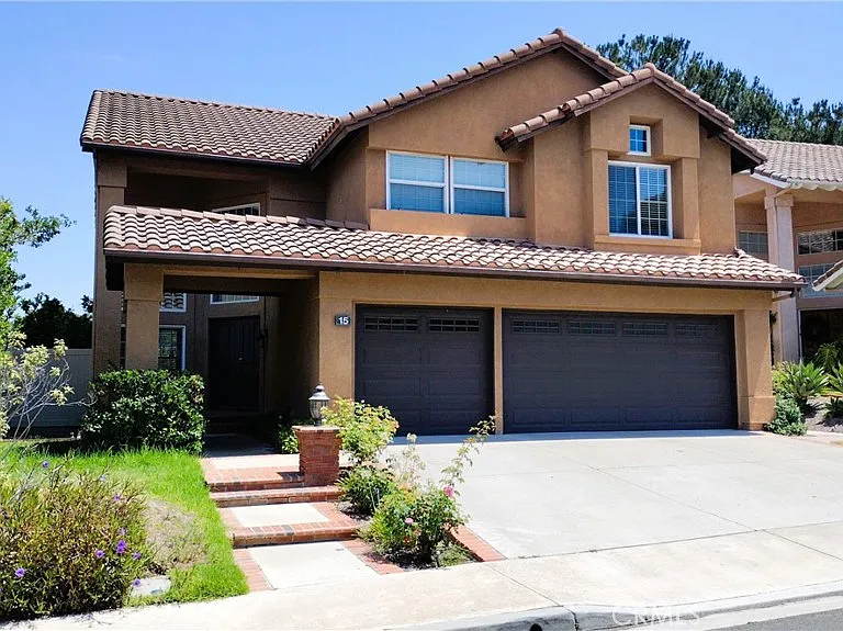 15 Tanglewood — Photo 1