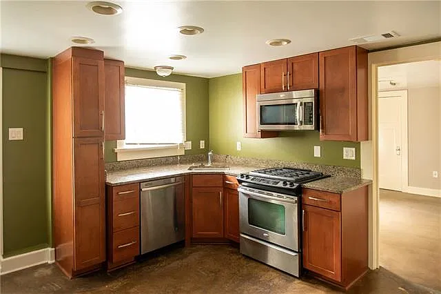 2 bed, 2.5 bath, 900 sqft, $1,800 — Photo 3