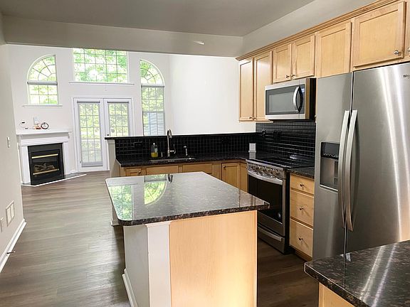 3rd image of 2722 Pierce Brennen Ct