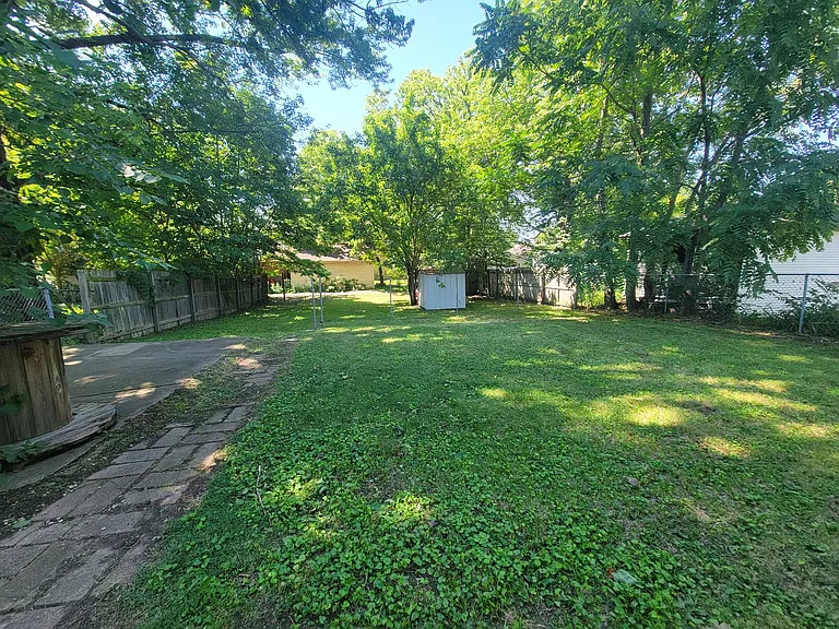 504 E Virginia Ave — Photo 10