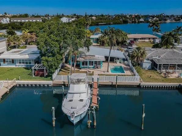 335 La Hacienda Dr, Indian Rocks Beach, FL 33785