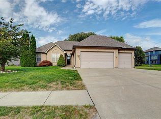 2110 NE Colonnade Ave, Blue Springs, MO 64029
