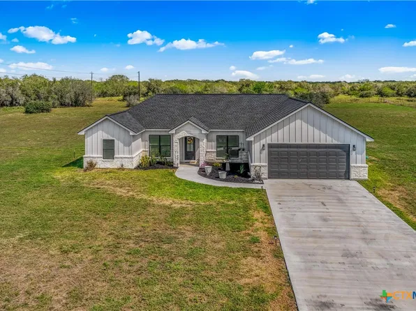 1270 Bliss Dr, Victoria, TX 77904