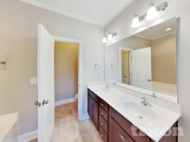 70 Hilldebrant Dr — Photo 8