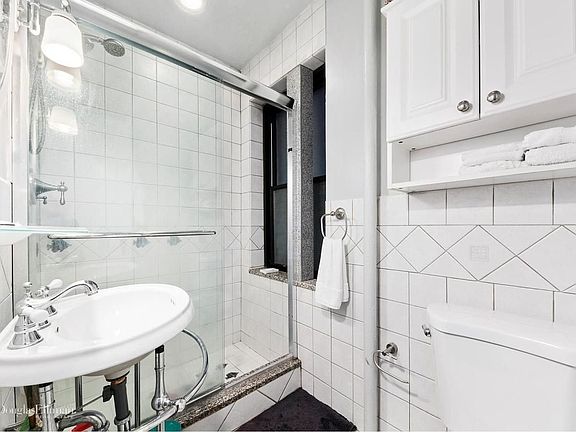 5th image of 436 E 58th St APT 3A