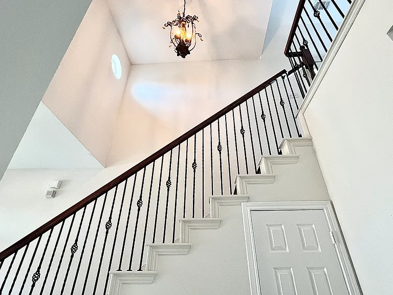 2204 Paige Ct — Photo 26