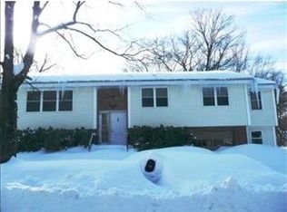 13 Parliament Ln, Woburn, MA 01801