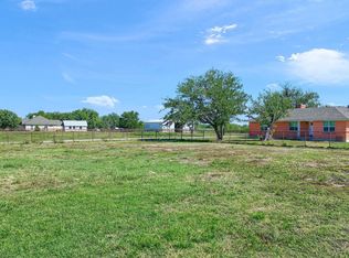 7932 Lights Ranch Rd, Pilot Point, TX 76258