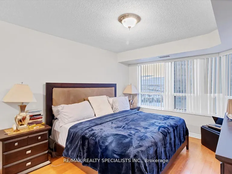 25 Kingsbridge Garden Cir #1720 — Photo 22