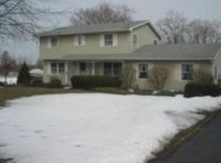 3199 Creek Rd, Youngstown, NY 14174