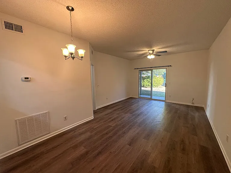 4220 Wilshire Blvd #105-C — Photo 12