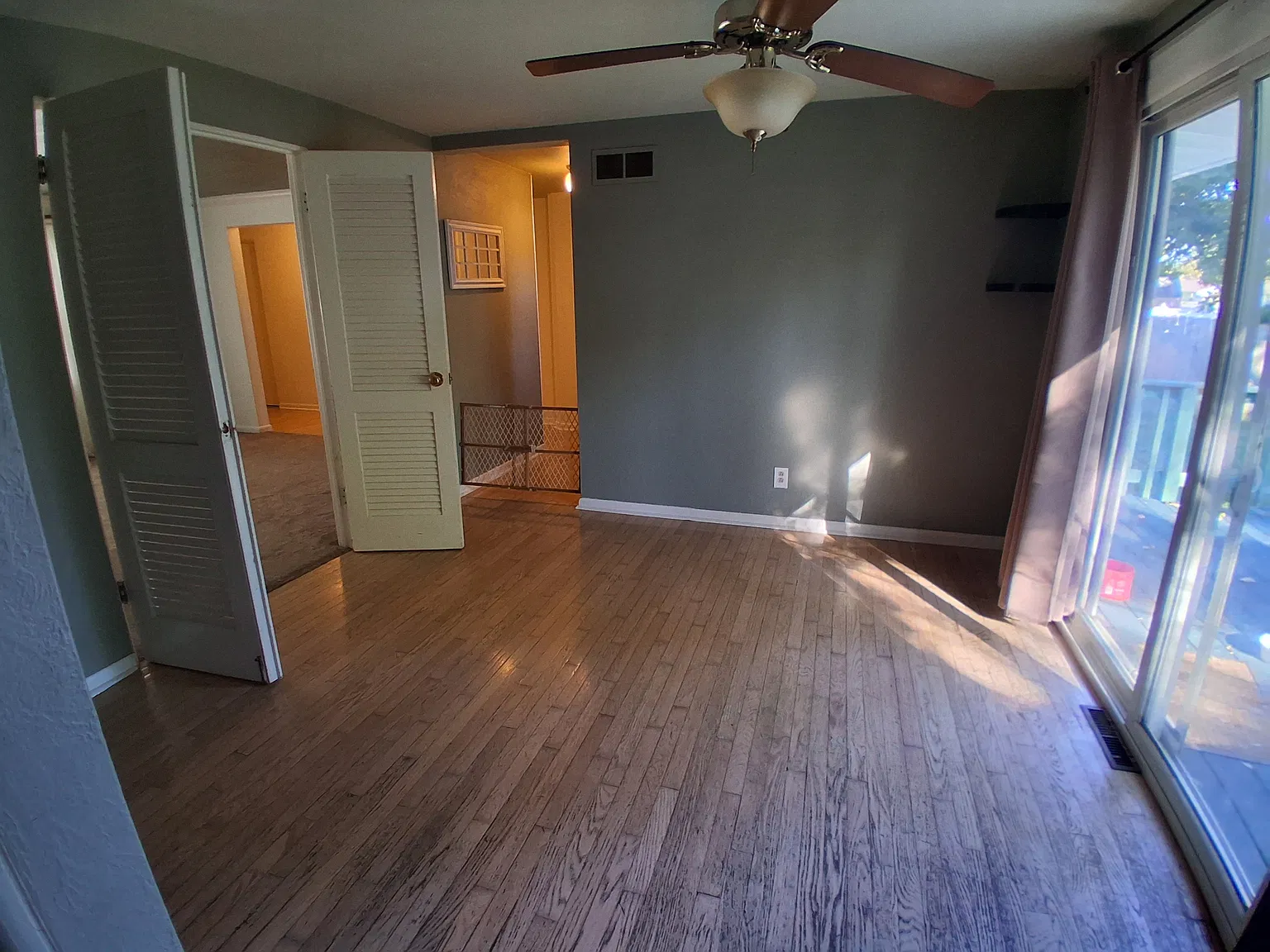 3 bed, 1.5 bath, 1353 sqft, $1,700 — Photo 4