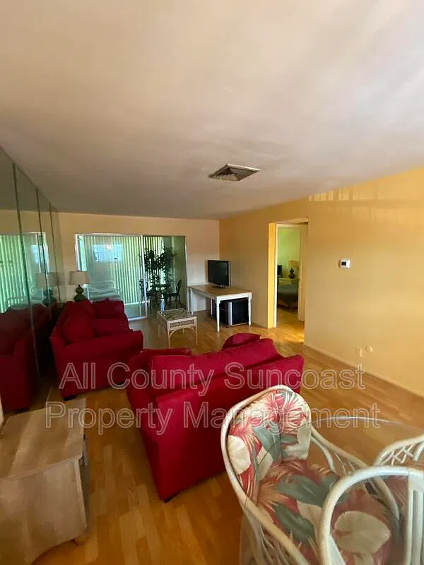1 bed, 1.0 bath, $1,145 — Photo 2