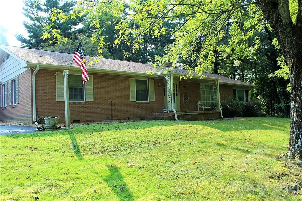 7 Ravenswood Rd, Flat Rock, NC 28731 Zillow