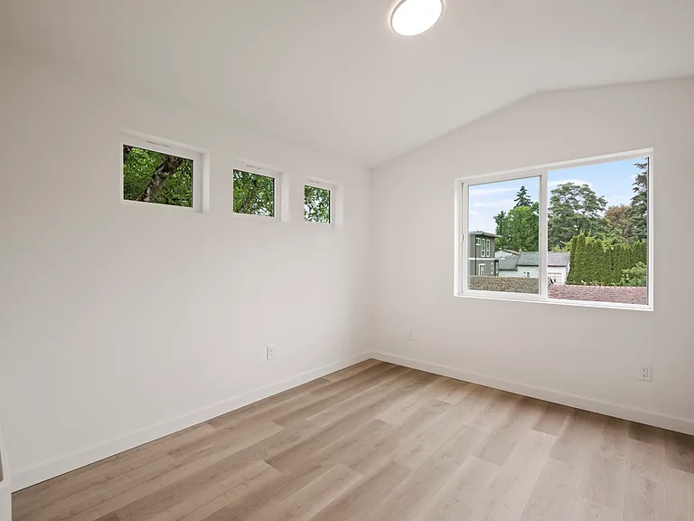 3rd bedroom upstairs